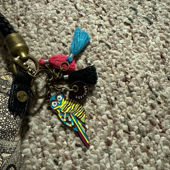 Sakroots shoulder bag. - Picture 7 of 7